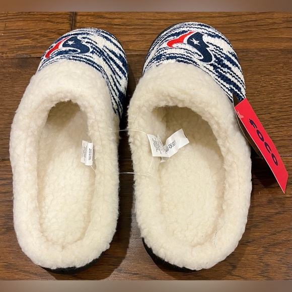 NWT - NFL Houston Texans Women’s Sherpa Slippers Medium 7-8 - Picture 2 of 4